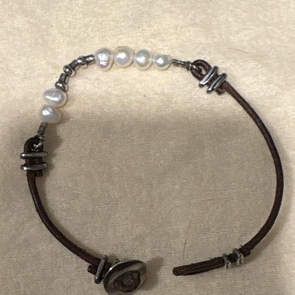 Silpada 925 Silver and Pearl on Leather Button Clasp Bracelet
